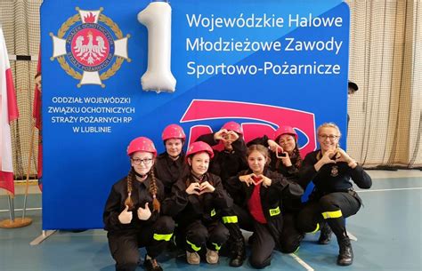 Młodzieżowe Drużyny Pożarnicze podczas halowych zawodów