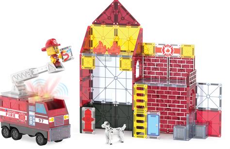 Zdjęcie zestawu MAGNA-TILES Remiza Strażacka w akcji