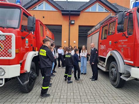 Zdjęcie uczniów Szkoły Podstawowej OSP Bieżeń uczestniczących w Turnieju Wiedzy Pożarniczej