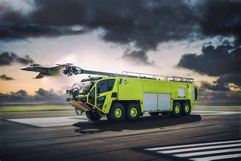 Nowoczesny lotniskowy pojazd ratowniczo-gaśniczy Oshkosh Striker 8x8 z silnikami Scania