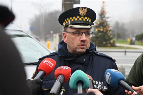 Zdjęcie pojazdu Ekopatrolu Warszawskiej Straży Miejskiej w akcji