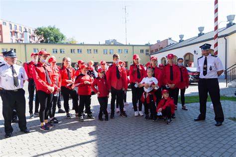 Zdjęcie przedstawiające Młodzieżową Drużynę Pożarniczą OSP Cieszanów