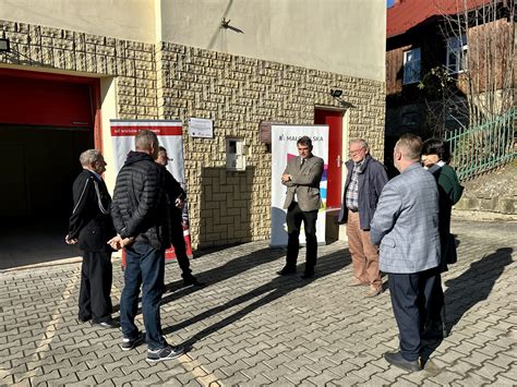 Zdjęcie przedstawiające postęp prac remontowych w remizie OSP Lubicz lub wizualizacja po remoncie