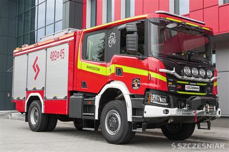 Schemat techniczny lub zdjęcie Scanii P370 GCBA 5/36 z zabudową Szczęśniak
