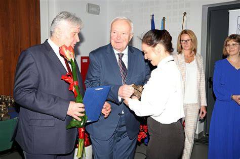 Zdjęcie z uroczystości wręczenia nagród dla kronikarzy OSP