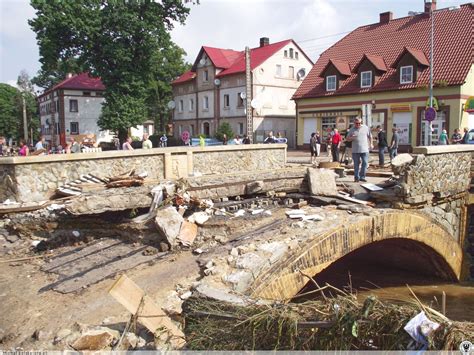 Zdjęcie zniszczeń spowodowanych powodzią w Bogatyni, sierpień 2010