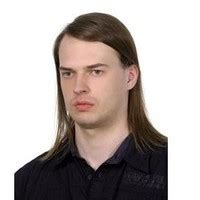 Artur Gilewski w trakcie rehabilitacji, z widocznymi bliznami po oparzeniach