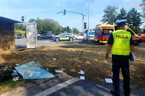 zdjęcie służb ratunkowych na miejscu wypadku na drodze S8