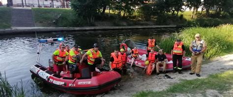 Zestawienie pojazdów ratowniczych i łodzi OSP Petrykozy