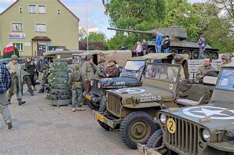 Zniszczone i porzucone pojazdy wojskowe z czasów II wojny światowej na terenie Polski