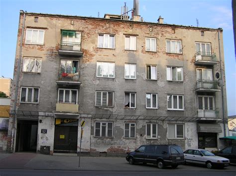 Zdjęcie wnętrza mieszkania nr 18 przy ul. Zamienieckiej, przedstawiające zniszczenia po wybuchu