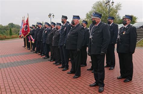 Ceremonia przekazania wozu strażackiego OSP we Włoszakowicach z udziałem Arkadiusza Pawlaka