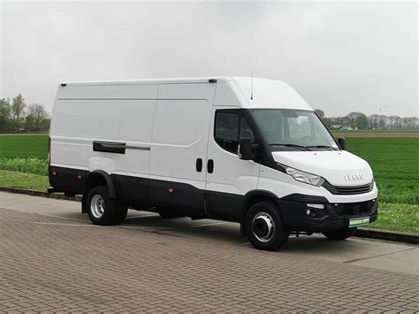 Zdjęcie lekkiego samochodu ratowniczo-gaśniczego Iveco Daily 70C18