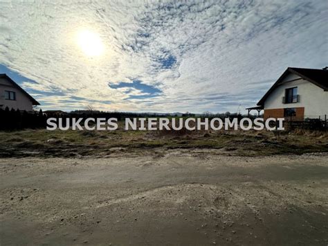 Pusta działka po spalonym domu przy ulicy Wiktorii 6/1