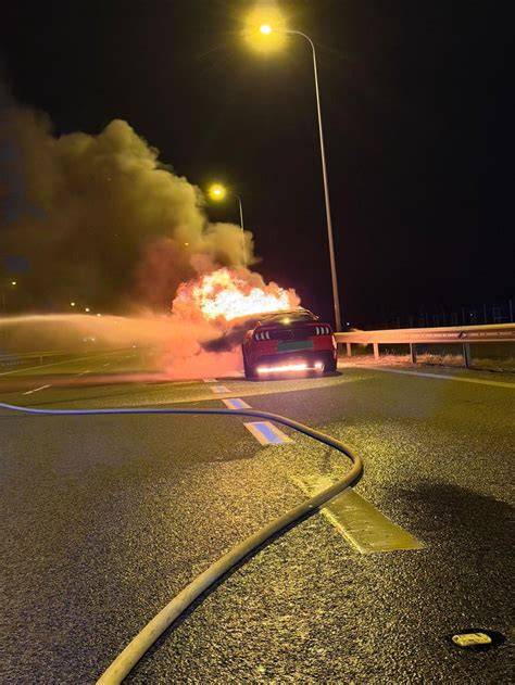 Pożar busa na drodze ekspresowej S3