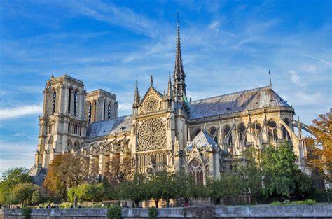 Historyczna ilustracja katedry Notre Dame z jej oryginalną architekturą