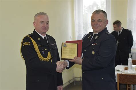 Zdjęcie przedstawiające apel z okazji 60-lecia OSP Palędzie