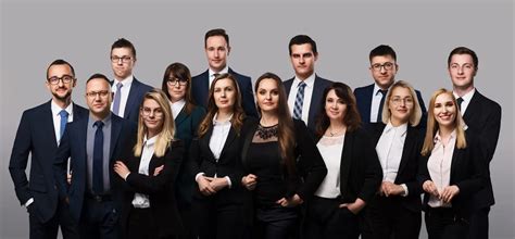zdjęcie zespołu Remiza 24 w biurze