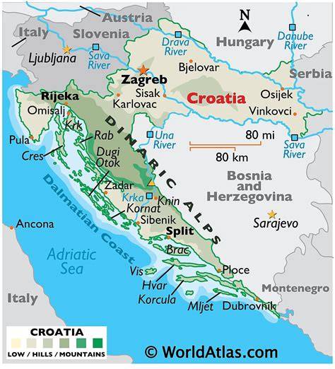 Map showing the affected areas in Croatian Dalmacja, including Omis, Pisak, Mimice, and Makarska, with fire symbols.