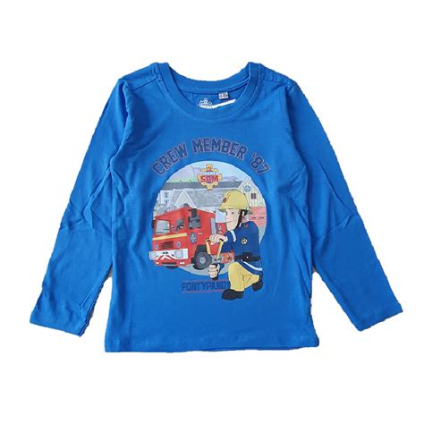 Thematic photo of a child wearing a Fireman Sam long-sleeve t-shirt in size 110-116