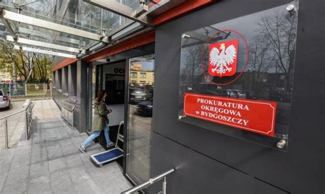 Zdjęcie wejścia do Prokuratury Okręgowej w Bydgoszczy