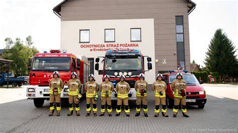 grupowe zdjęcie obecnego zarządu OSP Krościenko Wyżne