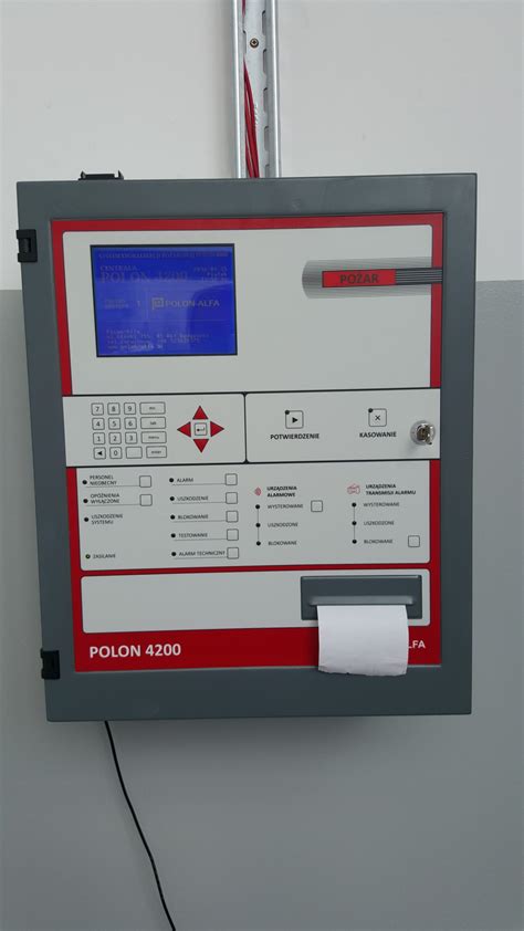 Panel kontrolny centrali systemu sygnalizacji pożaru na mostku nawigacyjnym