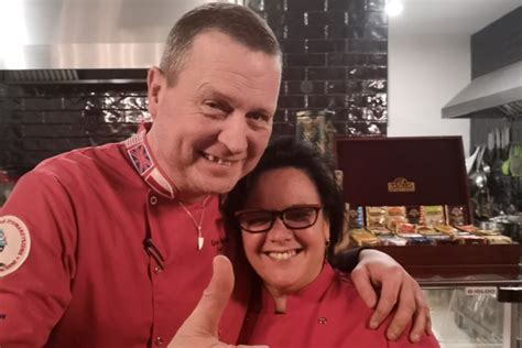 Kevin Aiston w swojej restauracji w Mielcu