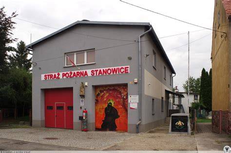 Zabytkowa remiza straży pożarnej we Włocławku z wieżą obserwacyjną