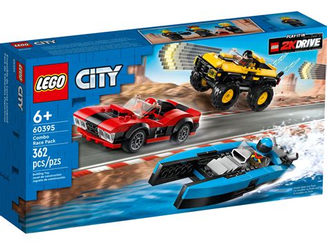 Zestaw LEGO City przedstawiający ewolucję remizy strażackiej od prostej konstrukcji do rozbudowanego budynku