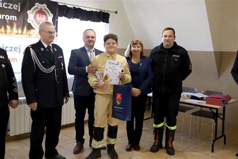 Uczestnicy Miejsko-Gminnego Turnieju Wiedzy Pożarniczej