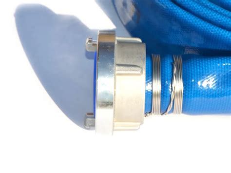 Animacja pokazująca proces łączenia dwóch złączek Storz