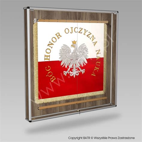 Schematyczny przekrój gabloty na sztandar z zaznaczonymi profilami aluminiowymi i szybą