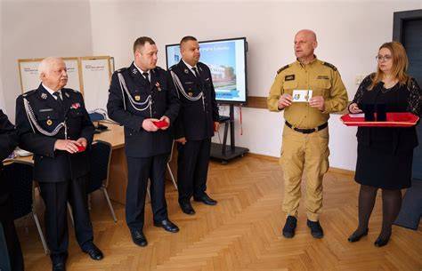 Zasłużeni strażacy, medale, statuetki