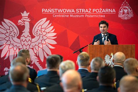 zdjęcie głównego budynku Centralnego Muzeum Pożarnictwa w Mysłowicach