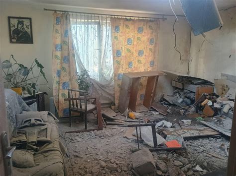 zdjęcia zniszczonego domu po pożarze