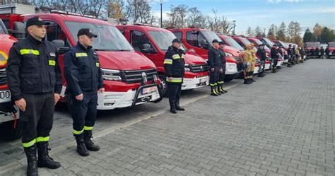 Uroczystość przekazania nowych samochodów strażackich dla OSP w województwie lubuskim