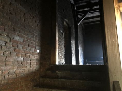 zdjęcie spalonego wnętrza budynku KMKSZ w Użhorodzie