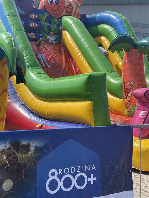 pokaz sprzętu strażackiego z udziałem dzieci
