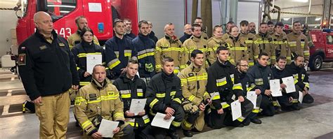 Szkolenie strażaków w zakresie obsługi specjalistycznego sprzętu gaśniczego