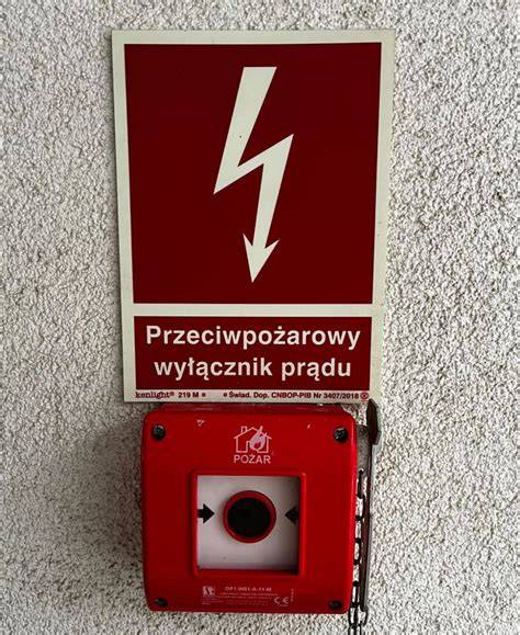 Infografika: Ścieżka certyfikacji i dopuszczenia przeciwpożarowego wyłącznika prądu (KOT, znak B)