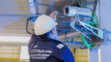 Zabezpieczenia i systemy monitoringu w zakładach chemicznych