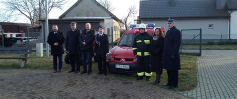 Uroczyste przekazanie pojazdu Renault Kangoo dla OSP Dobieszczyzna