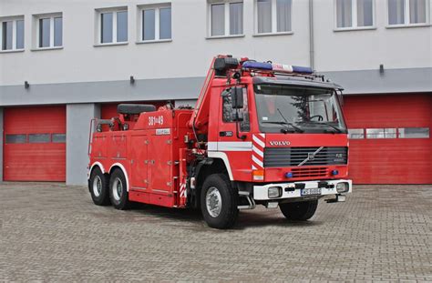 Samochód pożarniczy Volvo przekazany na Ukrainę