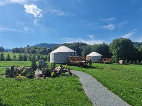 zdjęcie nowo odbudowanej Tatarskiej Jurty