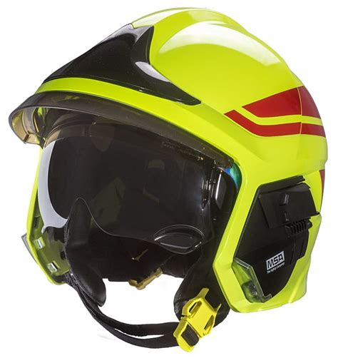 Zdjęcie przedstawiające kilka modeli hełmów Gallet F1 i F2, ukazujące ich ewolucję.