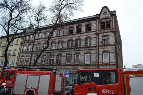 zdjęcie kamienicy przy ulicy 11 Listopada w Chorzowie po pożarze