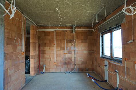 Modernizowana instalacja elektryczna w starym budynku