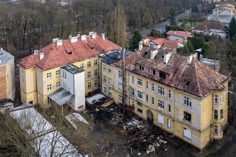 Historyczne zdjęcie budynku po pożarze przy ul. Barwnej w Rydułtowach