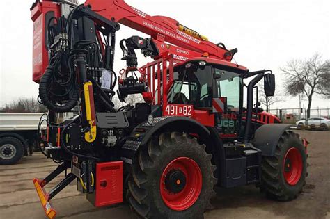 Traktor z żurawiem Cranab